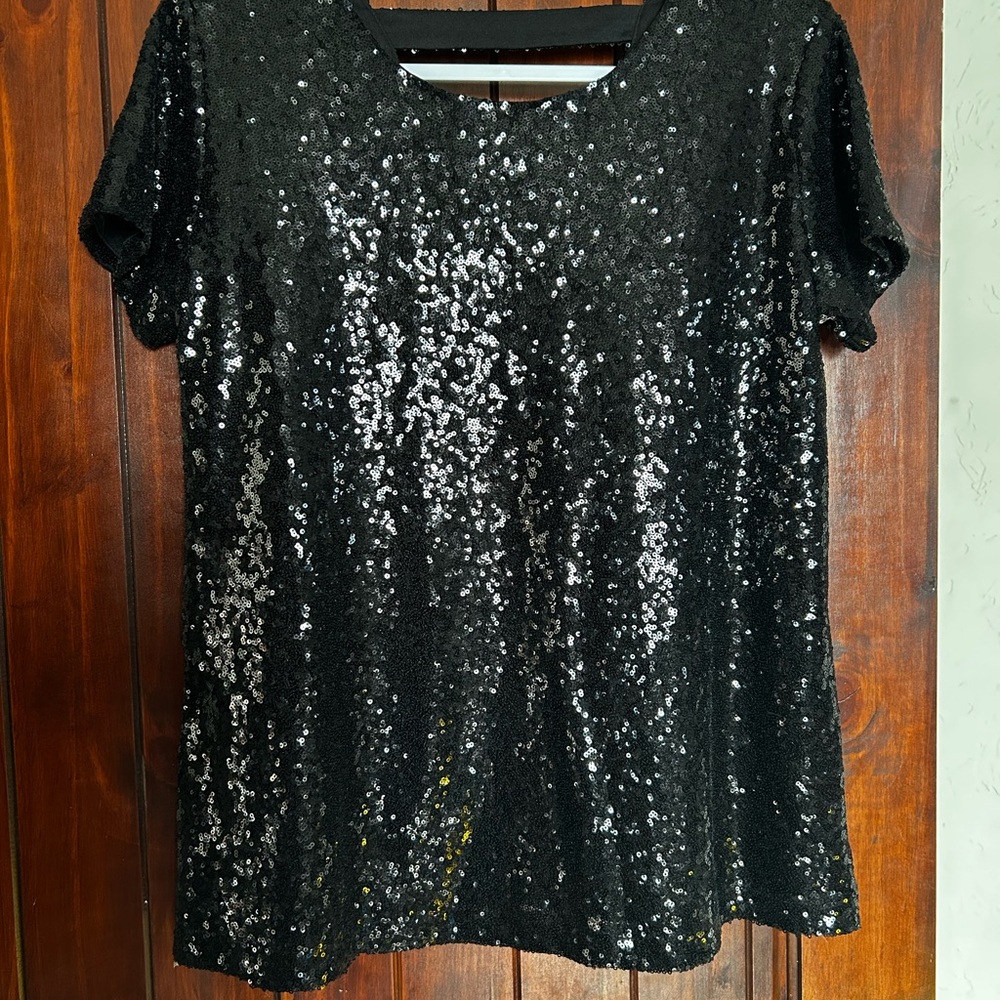 Vanilla Bay Black Sequin Short Sleeve Tee